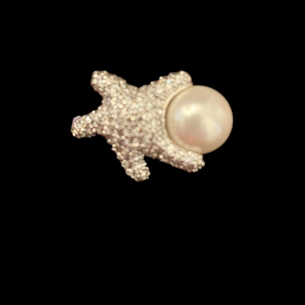 Starfish ring crystals and simulated pearl size 7 fashion statement ring